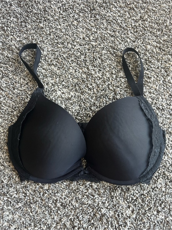 Victoria's Secret Other - Victoria's Secret Black Lace Push-Up Bra 32DDD Seductive Flirty Lingerie Support